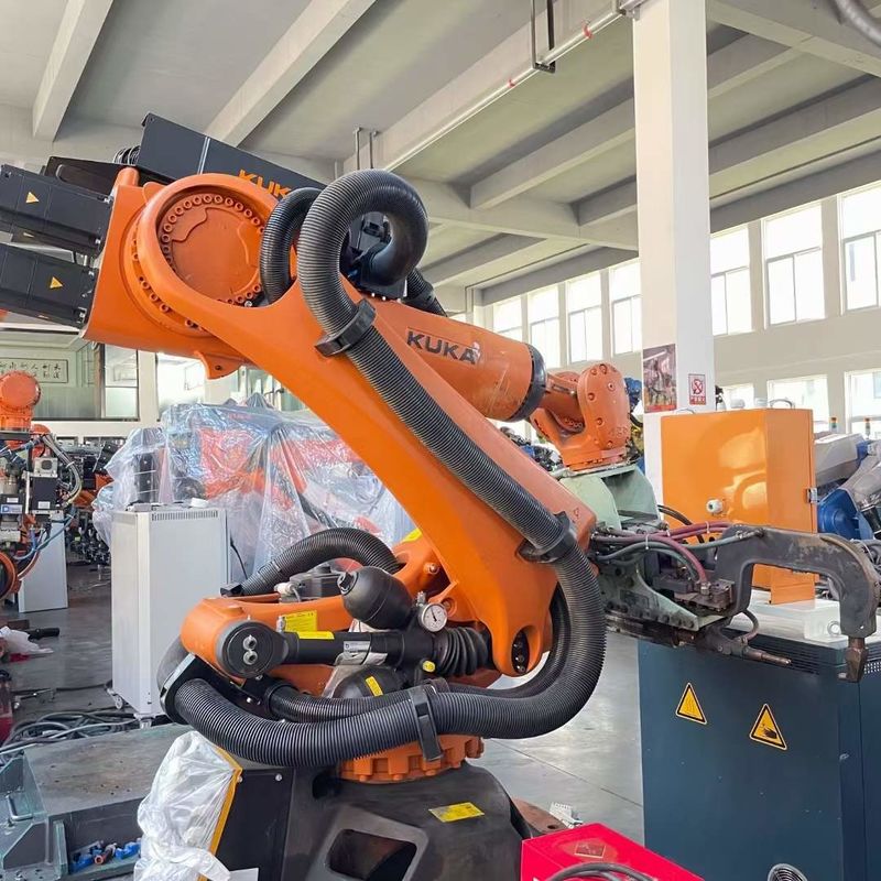 KUKA KR 270 R2700 Ultra 6-Axis Robot Arm dengan 270kg Muatan 2696mm Jangkauan dan 0.06mm Repeatability