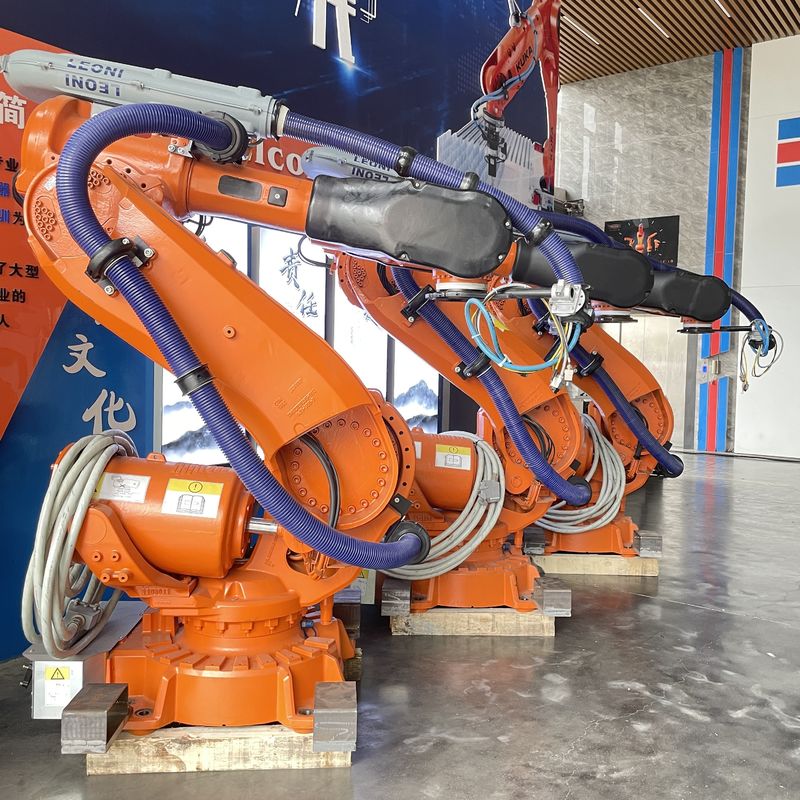6 Axis Digunakan Robot ABB Spot Welding Robot Industri ABB6640-235 / 2.55 Multifungsi