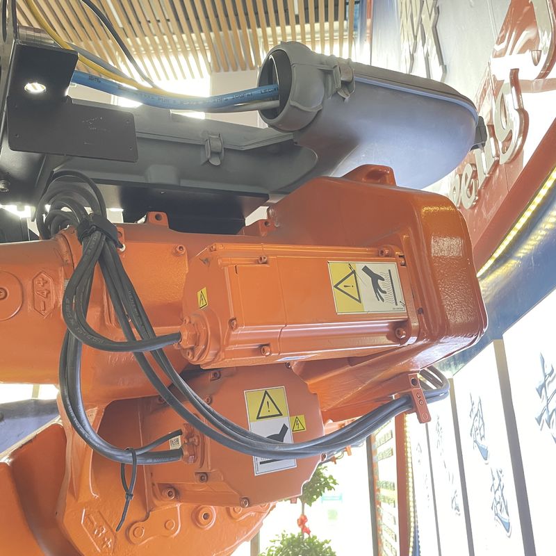 6 Axis Digunakan Robot ABB Spot Welding Robot Industri ABB6640-235 / 2.55 Multifungsi
