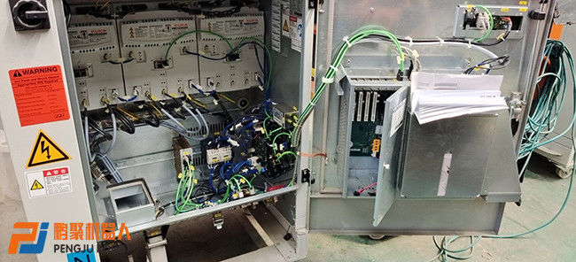 IP 65 Safety Loading Robot untuk aman dan memuat 210 Kg muatan Upgrade jalur produksi Anda dengan KUKA KR210: Mitra utama Anda untuk pengelasan, penanganan & More