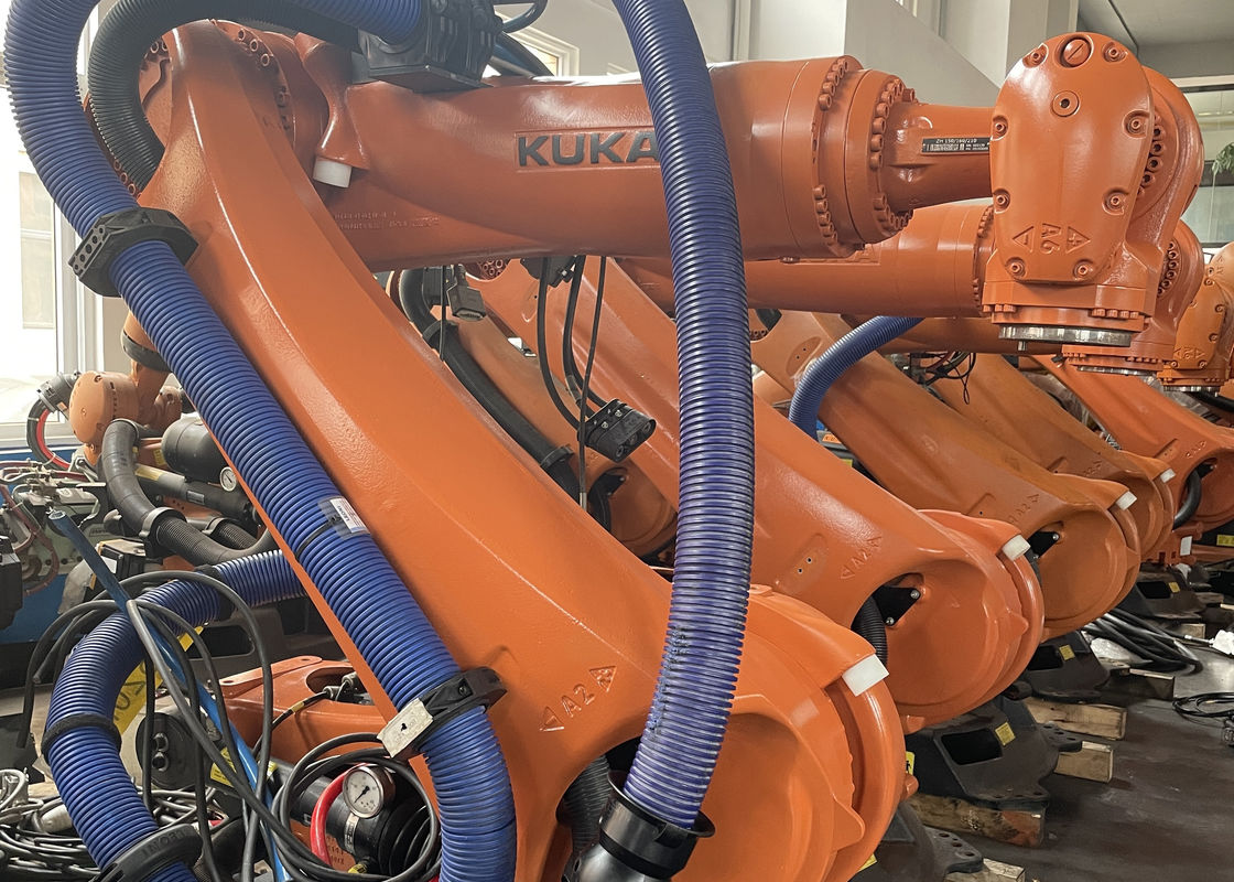 Precision KUKA KR210 R2900 Robot Industri 210 Kg Pengepakan Dan 2900mm Jangkauan Untuk Memotong Beban Dan Penanganan Bahan