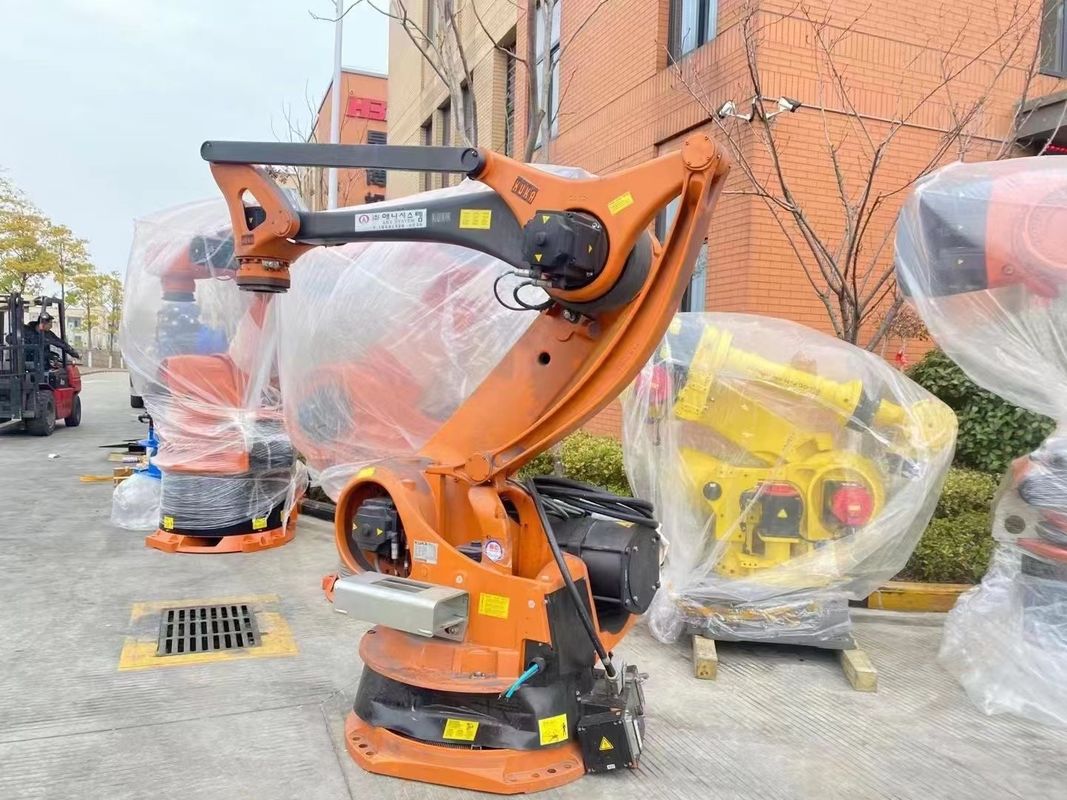Kuka KR100-2PA Robot Palletisasi Empat Sumbu Dengan Rentang Lengan Beban 3200mm 500kg