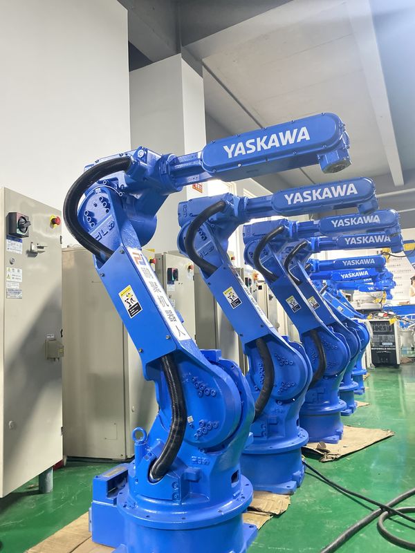 Used Robotic Arm UR10e 1373mm Working Range 1130 Kg Robot Mass and User-Friendly Controller Type