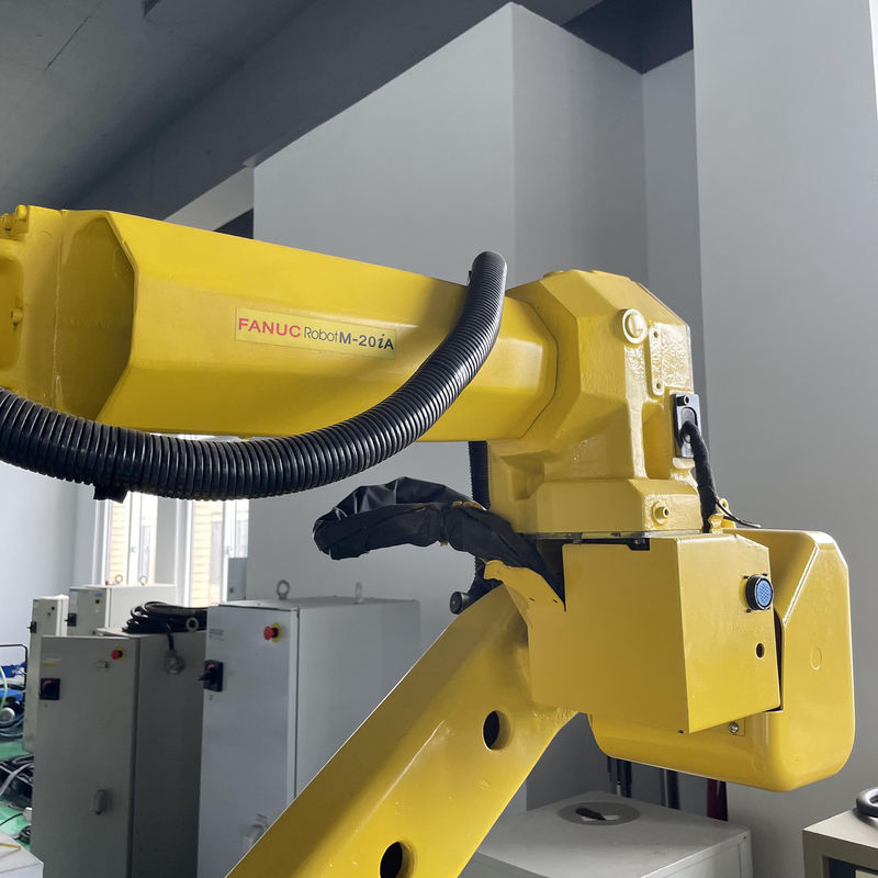 FANUC M-20iA Robot dengan pengontrol R30iB Robot Injeksi Cetakan, Robot Dispensing, Robot Pemotong Serat Kaca