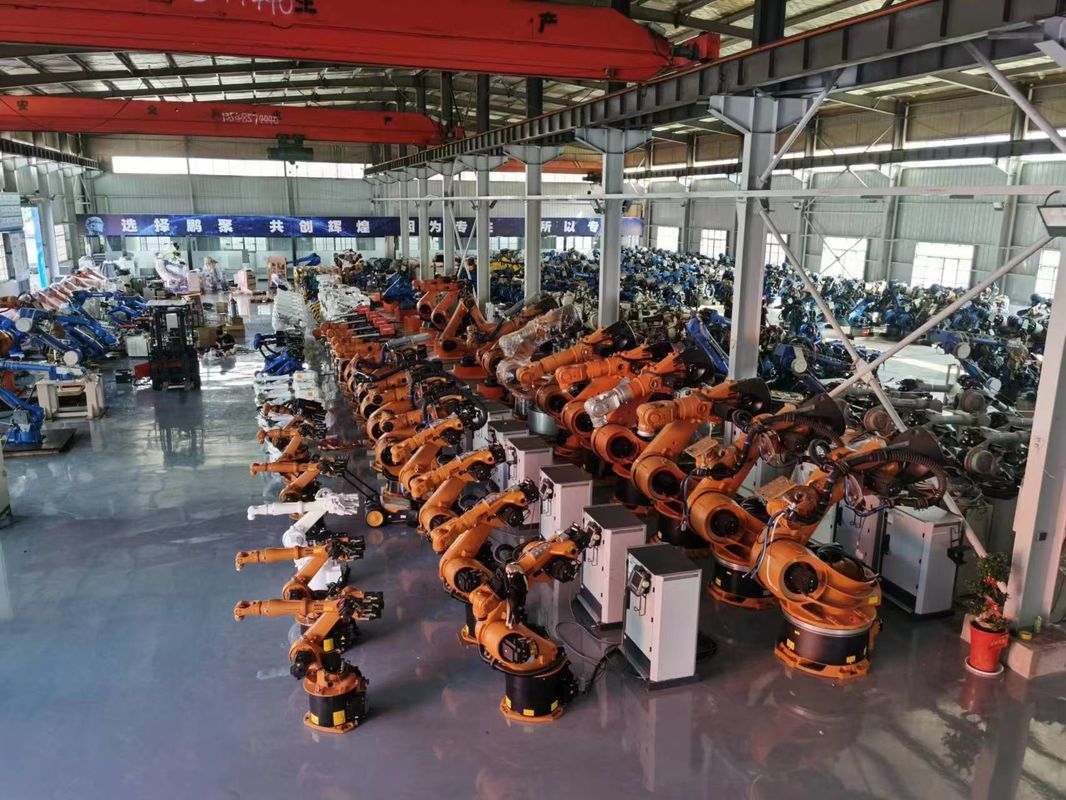 200kg Robot Pengelasan Titik Pakai dengan Jangkauan 2650mm dan Teknologi ES200D Lanjutkan Aksi Sekarang! Yaskawa ES200D - All-in-One Solution untuk Aplikasi Industri yang Tanpa Kerumitan dari Las hingga Penggilingan