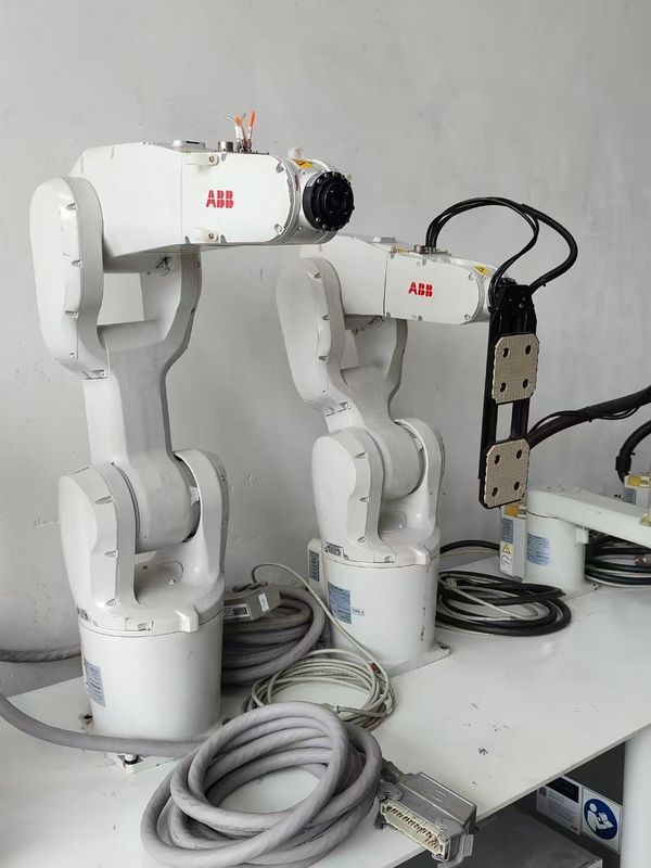 ABB IRB 1200 (5/0.9) Robot untuk Pengolahan Bagian, Pengelasan, Pengukuran, Pengumpulan Bagian