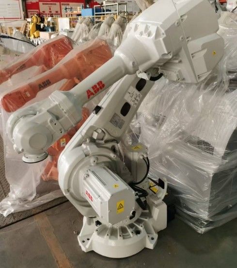 IRB 4600-60/2.05 IRC5 Controller Digunakan ABB Robot 6 Axis Robotic Arm 2050mm Range Sangat andal Dan Efisien