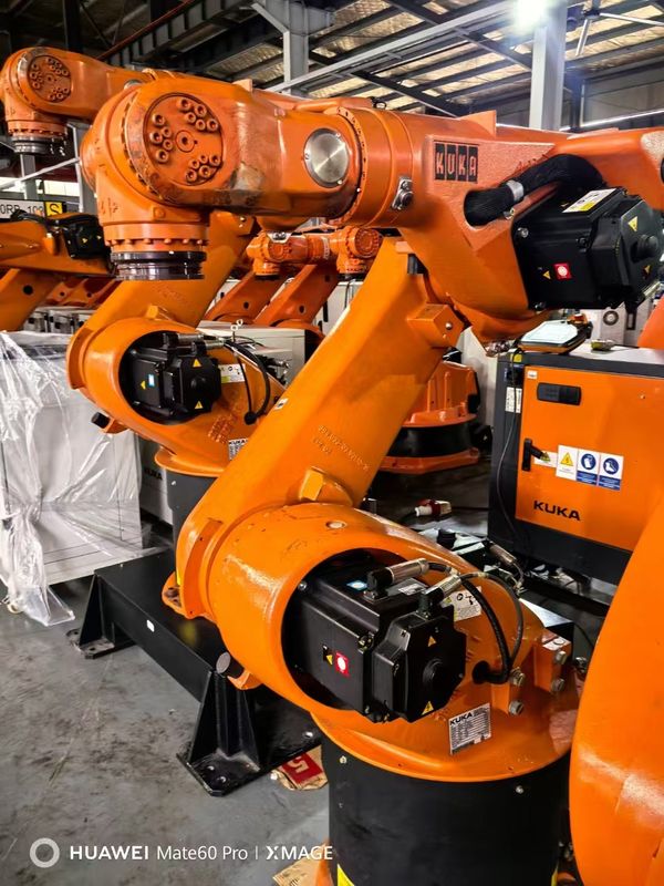 2033 Mm Jangkauan KUKA KR60-3 60KG Muatan Berguna Robot KUKA digunakan untuk penanganan dan pengambilan bahan