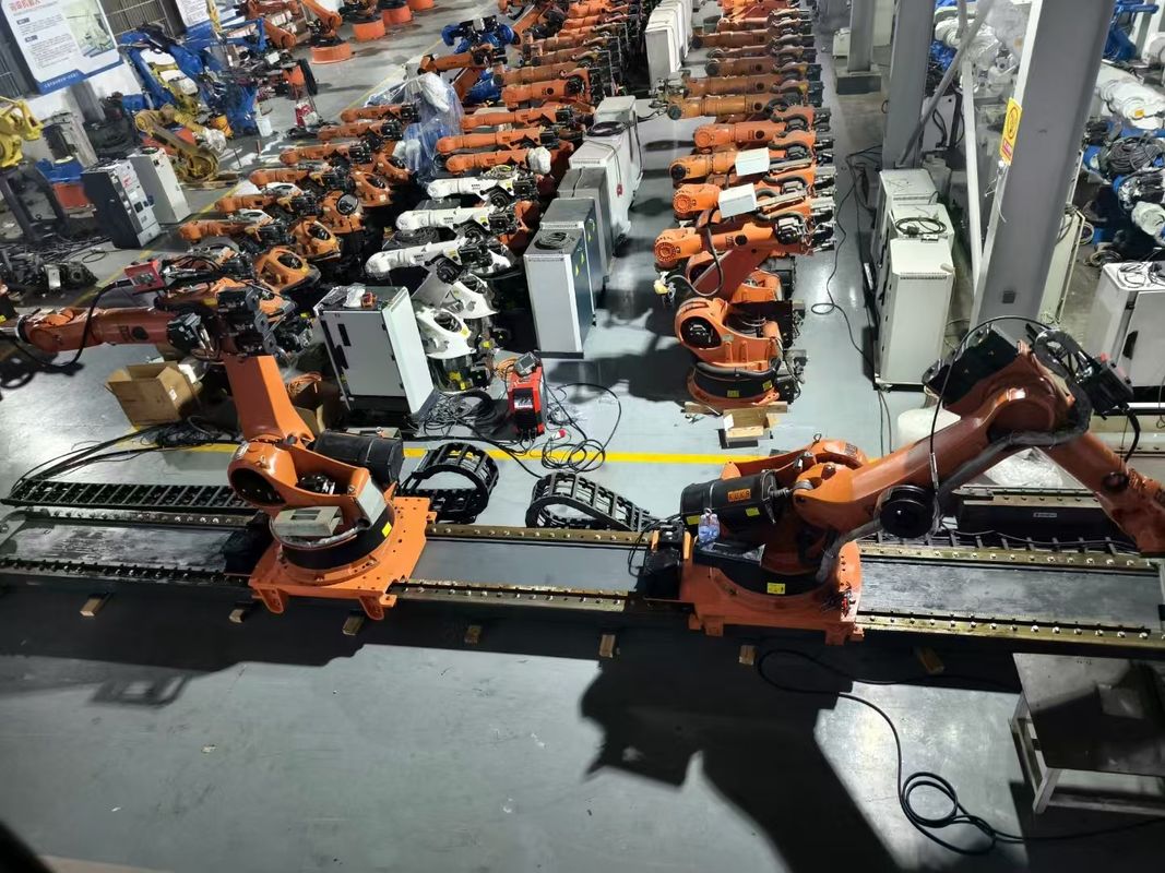 Jangkauan Bervariasi Biasanya 600mm Hingga 3000mm Menggunakan Robot ABB Dengan Payload 235kg Dan Repeatability 0.06mm Mendukung Otomatisasi Yang Akurat
