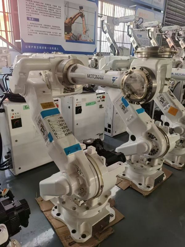 2061mm Jangkauan CR50 XRC 50kg Muatan Motoman Robot Pengelasan Busur untuk Tending Press dan Pemuatan / Pengungkapan Bagian