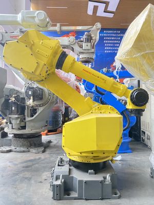 Digunakan Robot FANUC M-710iC/70 6 Sumbu Untuk Pemasangan Di Tanah