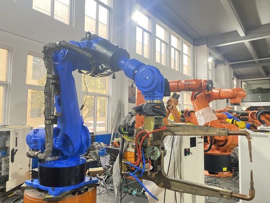 asakawa Robot Merendam dalam Kesempurnaan Las dengan Yaskawa MA1400 Mencapai konsisten, las berkualitas tinggi dengan mudah Transformasi manufaktur Anda dengan kemampuan state-of-the-art