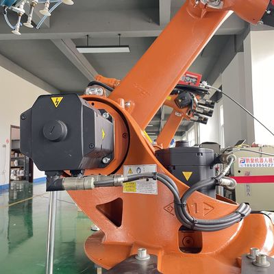 KUKA Kr16 Robot Arc Welding Dengan XP Controller Pemuatan Dan Pengungkapan Bagian Penanganan Bagian Industrial Robot Arm