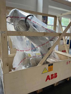 NEW IRB 6700-150/3.20 ∙ 150kg muatan dengan jangkauan 3,20m, arc pengelasan, perakitan, loading dan unloading dari bagian, pendidikan